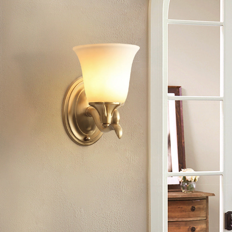 Skørter | Bell-shaped Living Room Wall Lighting Retro Matte Glass Gold Wall Lamp