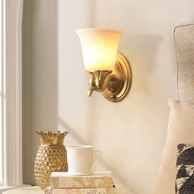 Skørter | Bell-shaped Living Room Wall Lighting Retro Matte Glass Gold Wall Lamp