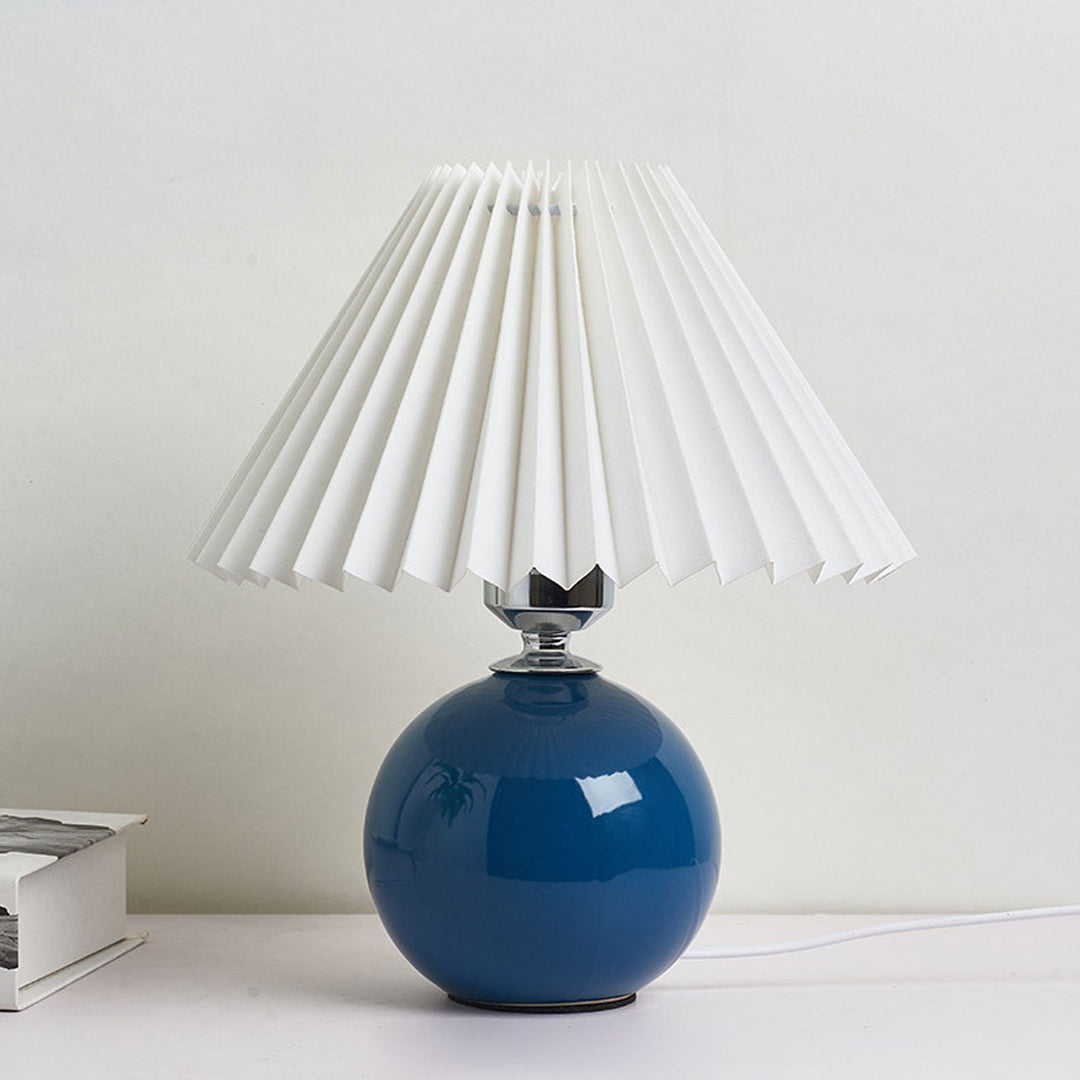 Lisslune | Nordic minimalist 1-light table lamp made of ceramic with pleats