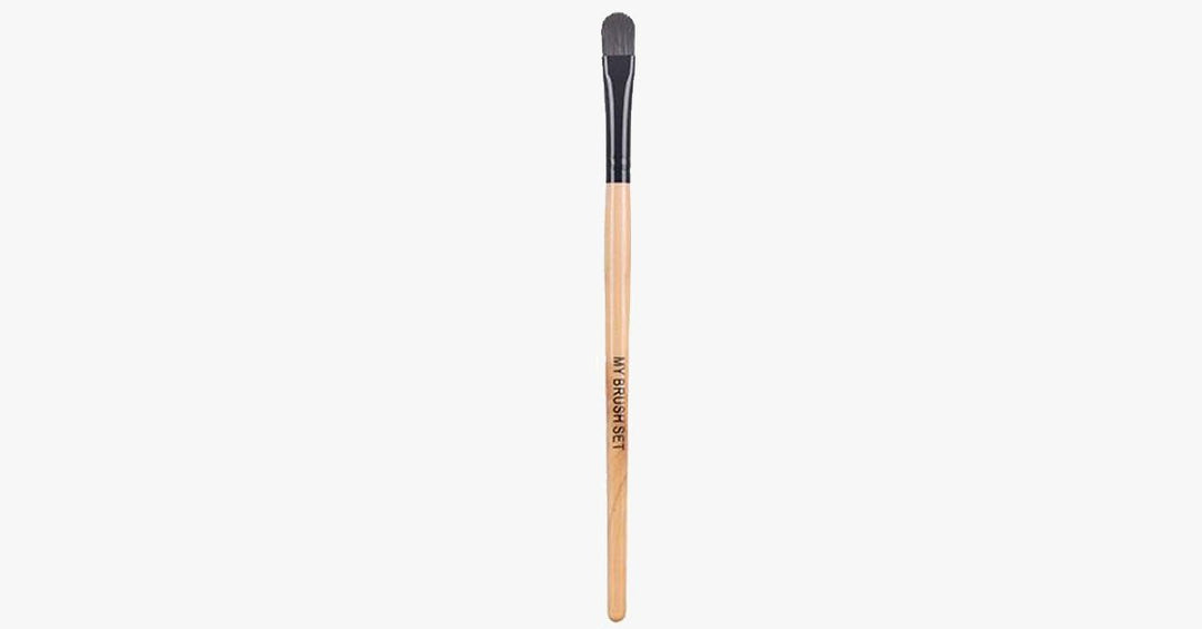 Lisslune | Large Eyeshadow Brush with Wide Bristles - Effectively Blends Your Eyeshadow!