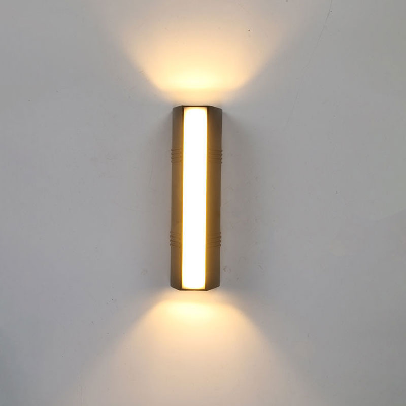 Skørter | Trapezoidal Wall Lamp Light Minimalist Metal Courtyard LED Wall Mount Lighting in Black