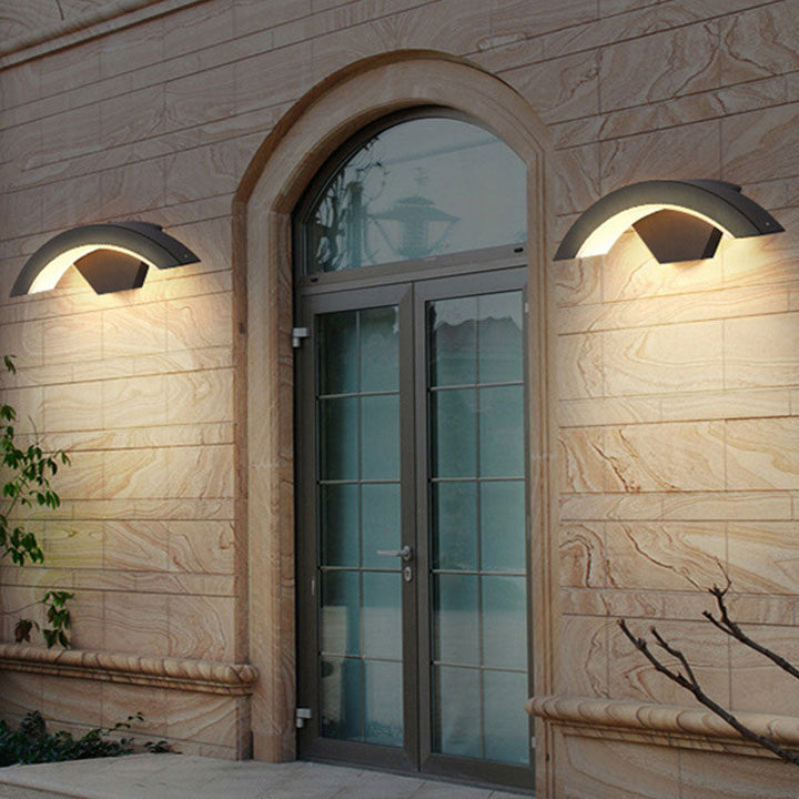 Skørter | Acrylic Arch Shaped Wall Lamp Modern Black LED Wall Light for Outdoor