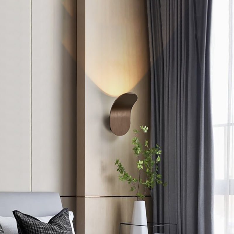 Skørter | Metal Bracket Wall Lamp Modernist LED Nightstand Wall Mount Light Fixture in Black/Gold/Coffee