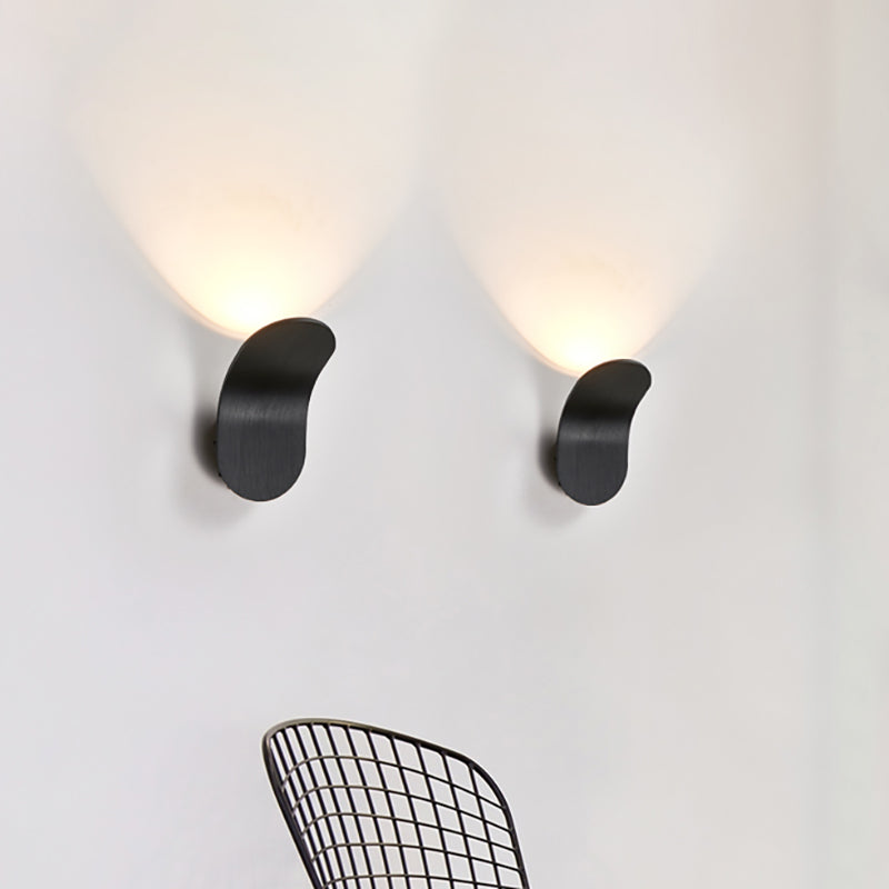 Skørter | Metal Bracket Wall Lamp Modernist LED Nightstand Wall Mount Light Fixture in Black/Gold/Coffee
