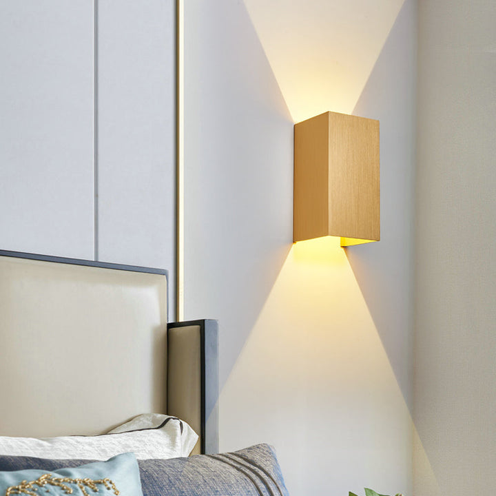 Skørter | Cuboid Up and Down LED Wall Lamp Contemporary Metal Gold/Brown/Grey Wall Light Fixture for Bedroom