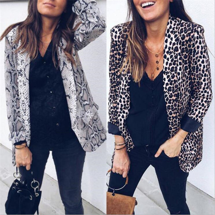 Women's blazer with stylish snake pattern and elegant cut