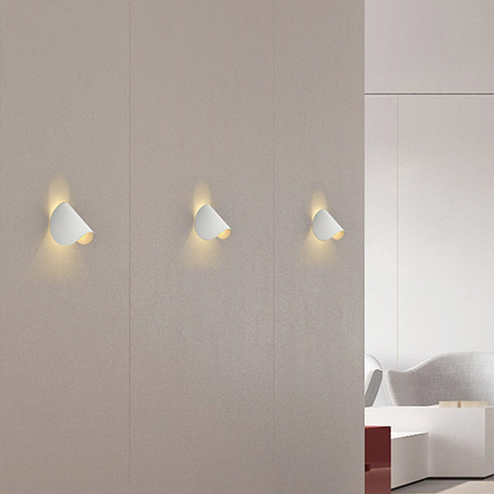 Lisslune | Curved LED Wall Light Minimalist Metal Living Room Lighting