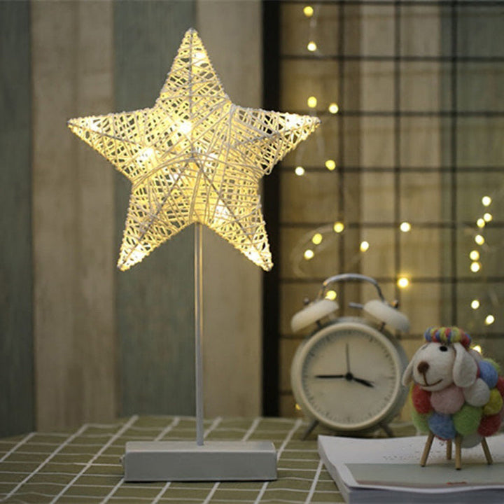 Skørter | Artistic Geometric LED Table Lamp Wicker Bedside Lamp Battery Nightstand Lamp in Beige