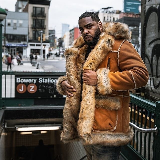 Men's lambskin jacket with luxurious synthetic fur collar and sturdy seams Lisslune
