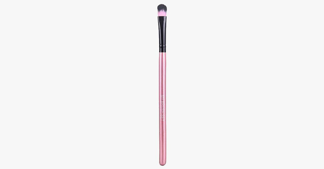 Lisslune | Medium Angled Shading Brush – The perfect brush for eyeshadow