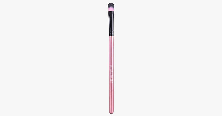 Lisslune | Medium Angled Shading Brush – The perfect brush for eyeshadow
