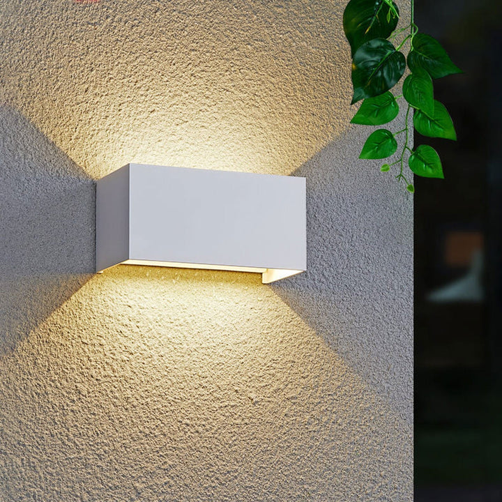 Lisslune | Modern waterproof rectangular LED wall light for outdoor use with up and down lighting