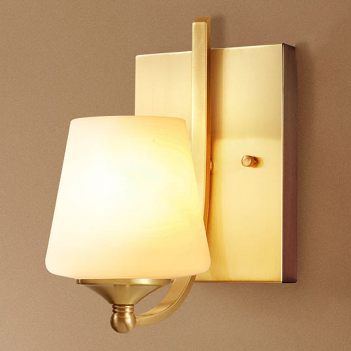 Skørter | Traditional Shadow Wall Lamp Single Bulb Glass Wall Fixture in Gold