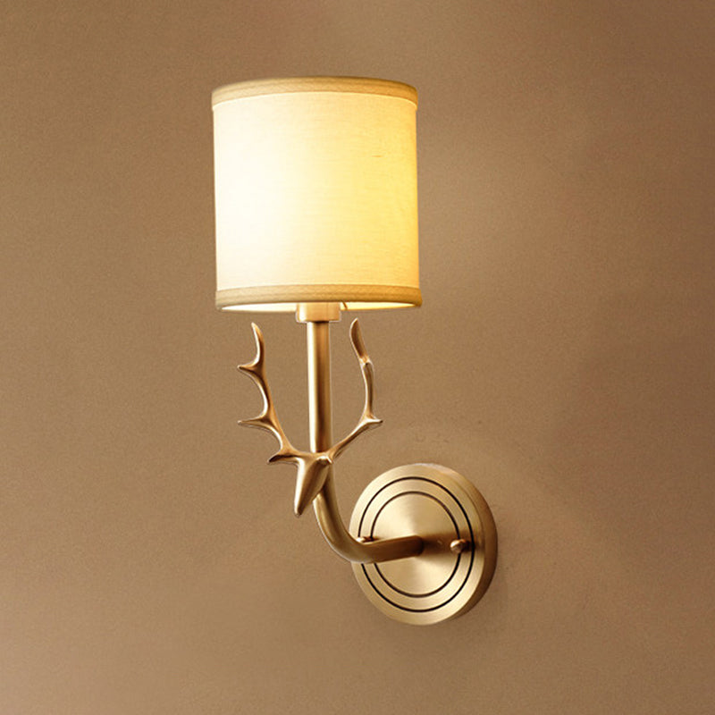Skørter | Traditional Shadow Wall Lamp Single Bulb Glass Wall Fixture in Gold