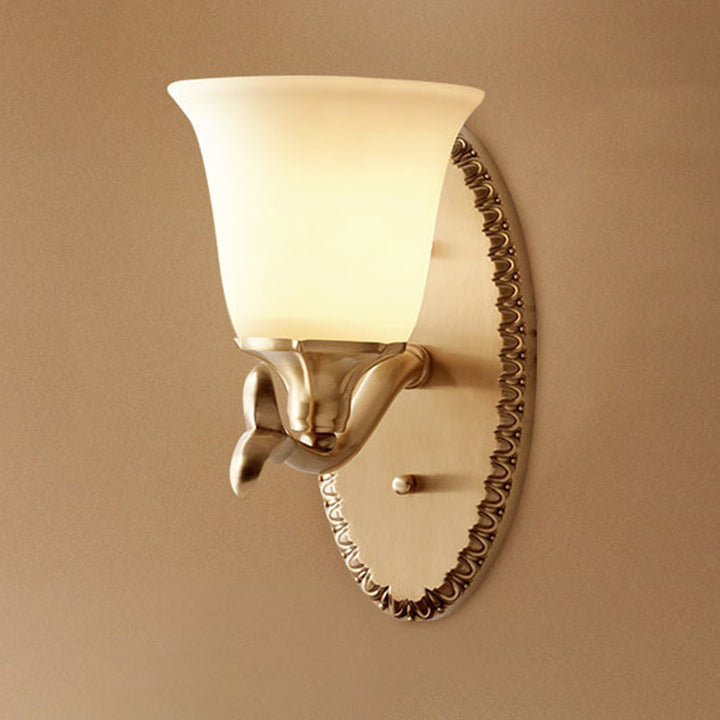 Skørter | Traditional Shadow Wall Lamp Single Bulb Glass Wall Fixture in Gold
