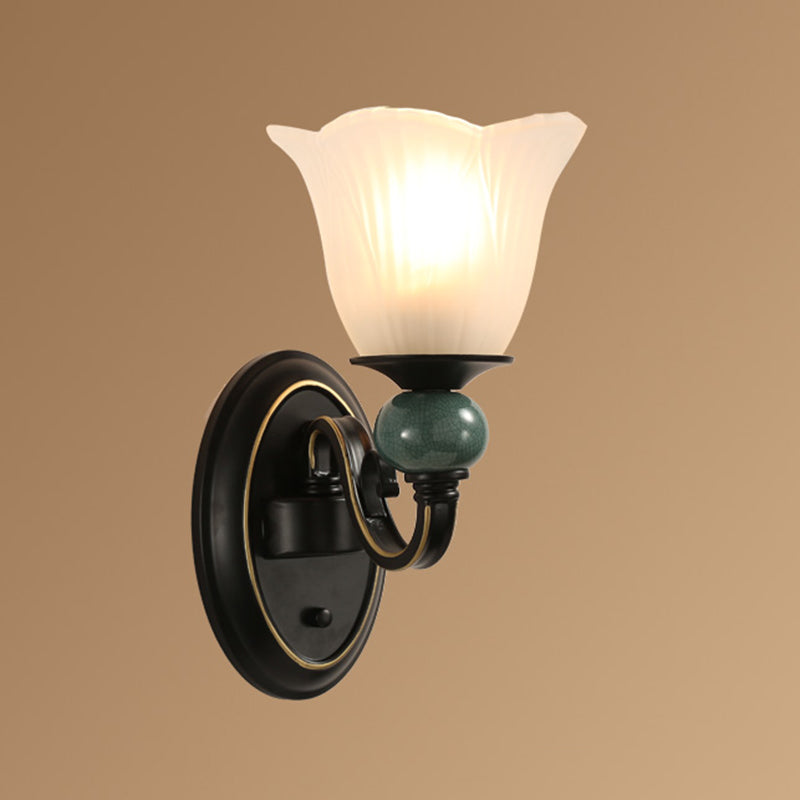 Skørter | Ribbed Glass Flower Wall Lighting Retro Style Living Room Wall Mount Light in Black