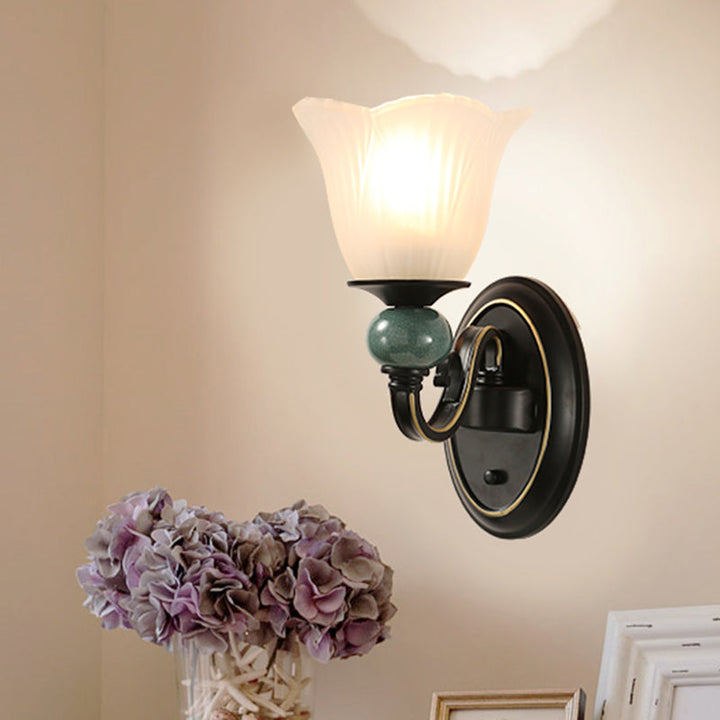 Skørter | Ribbed Glass Flower Wall Lighting Retro Style Living Room Wall Mount Light in Black