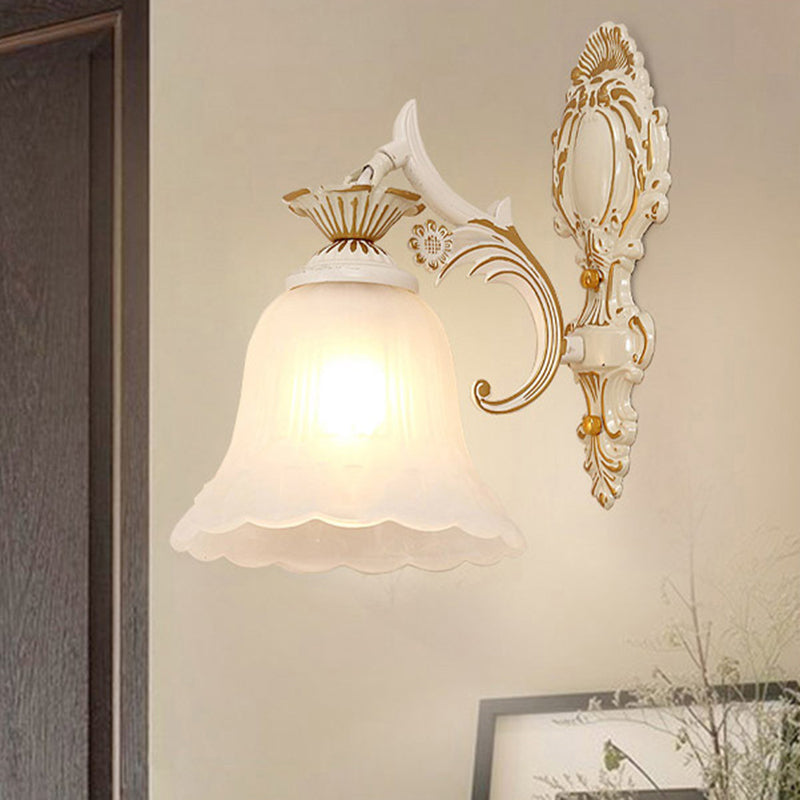 Lisslune | Threaded Wall Light Classic Floral Lacquer Frosted Glass Wall Lighting in White