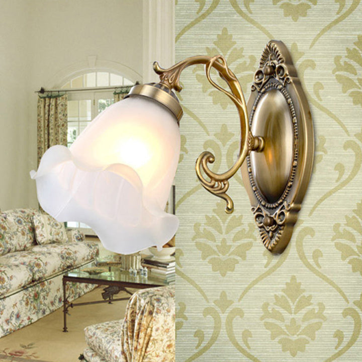 Lisslune | Threaded Wall Light Classic Floral Lacquer Frosted Glass Wall Lighting in White