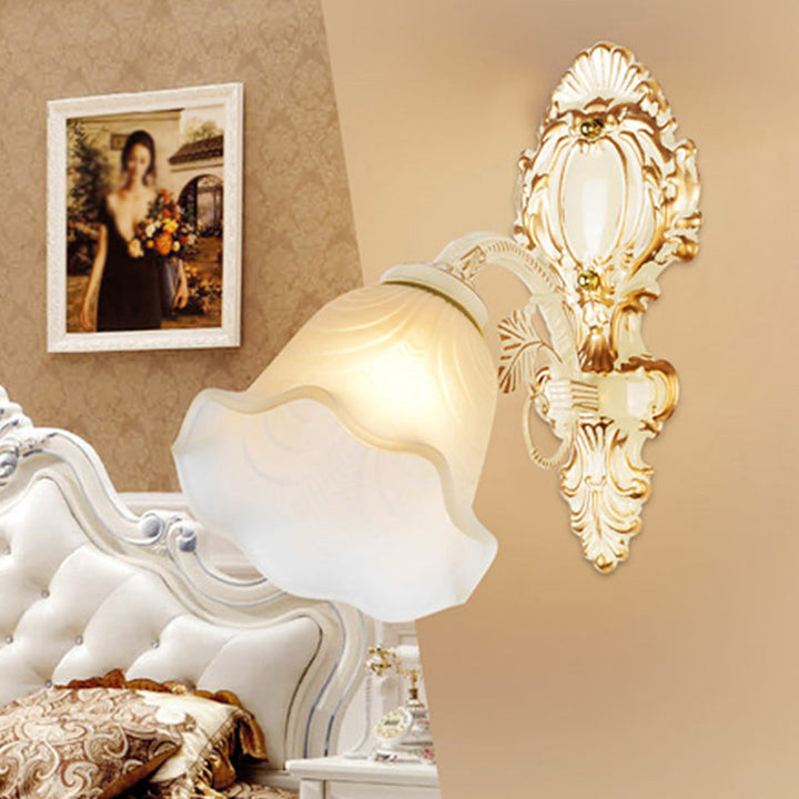 Lisslune | Threaded Wall Light Classic Floral Lacquer Frosted Glass Wall Lighting in White