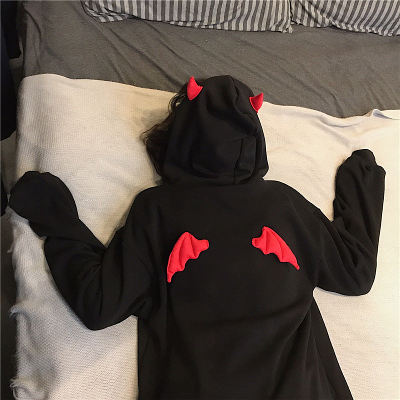 Women's oversized hoodie with playful wing appliqués Lisslune
