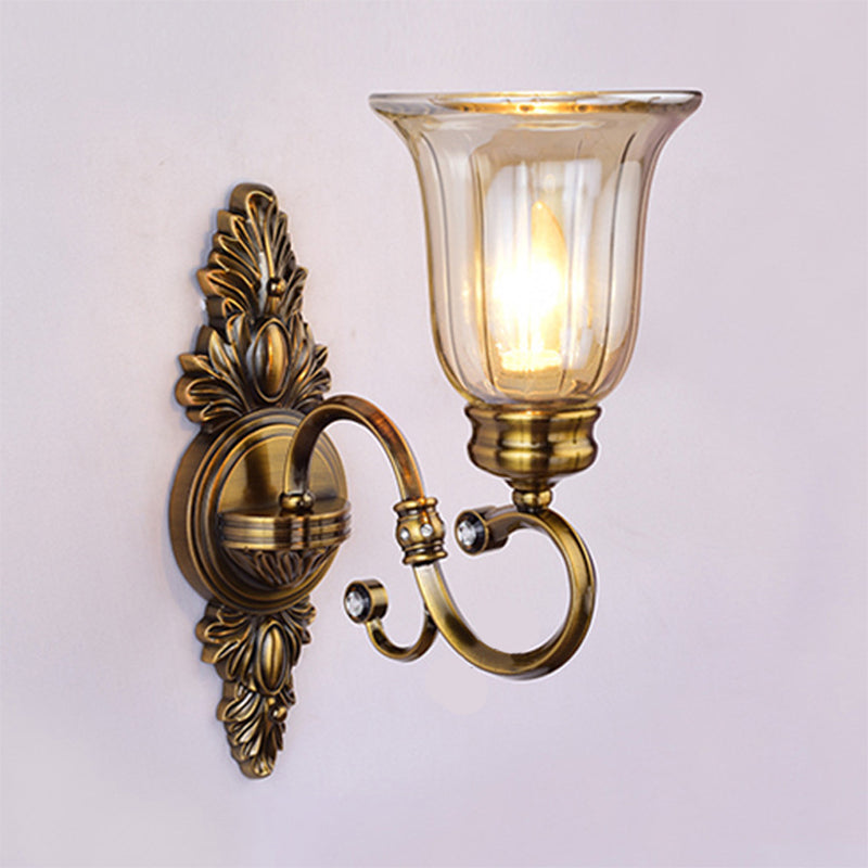 Skørter | 1/2-Light Clear Glass Wall Light Traditional Bronze Bell Shade Dining Room Wall Lamp with Curved Arm