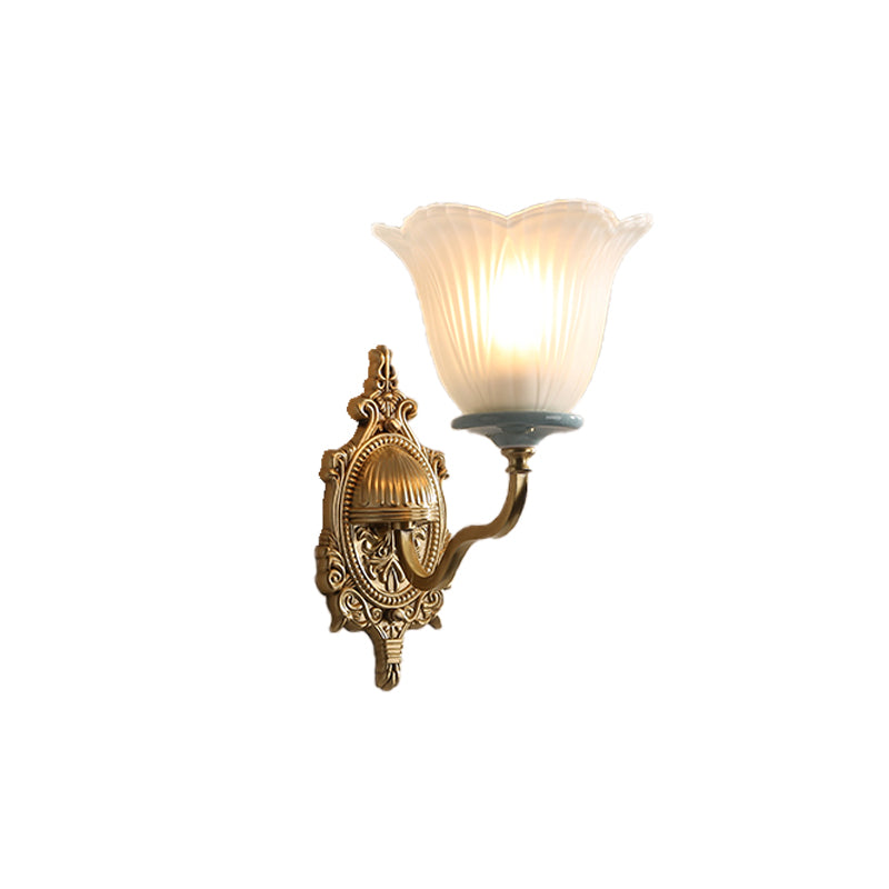Skørter | Milk Glass Brass Wall Lamp Engraved Flower 1/2-Light Vintage Wall Lamp Sconces with Adjustable Arm for Porch