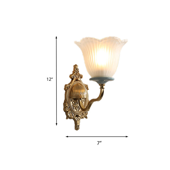 Skørter | Milk Glass Brass Wall Lamp Engraved Flower 1/2-Light Vintage Wall Lamp Sconces with Adjustable Arm for Porch