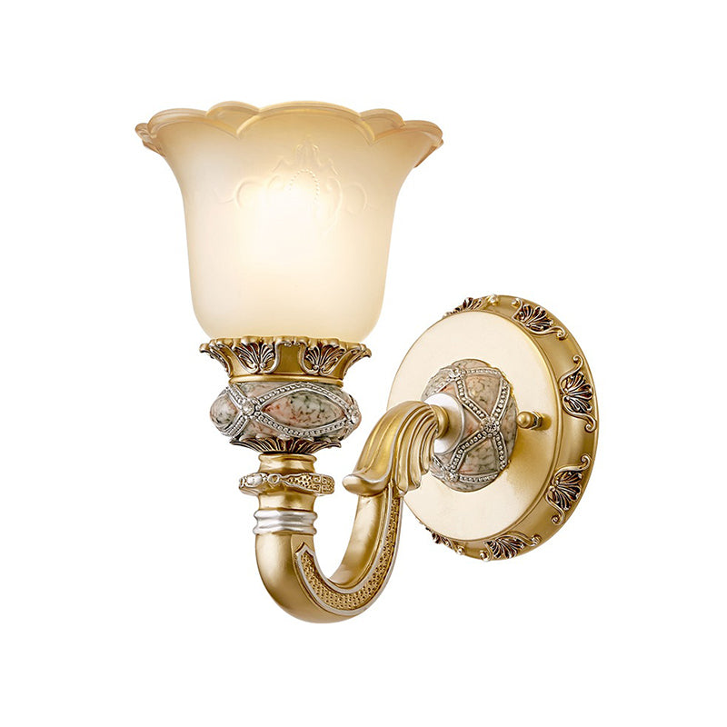 Skørter | Vintage Flower Wall Lamp 1 Light Frosted Glass Wall Sconce Lighting with Metal Engraved Arm in Gold for Entrance