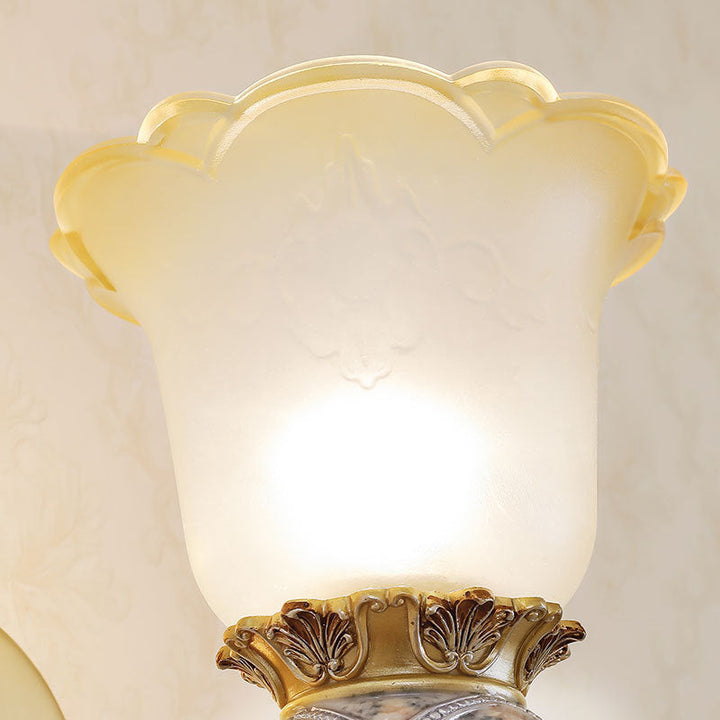 Skørter | Vintage Flower Wall Lamp 1 Light Frosted Glass Wall Sconce Lighting with Metal Engraved Arm in Gold for Entrance