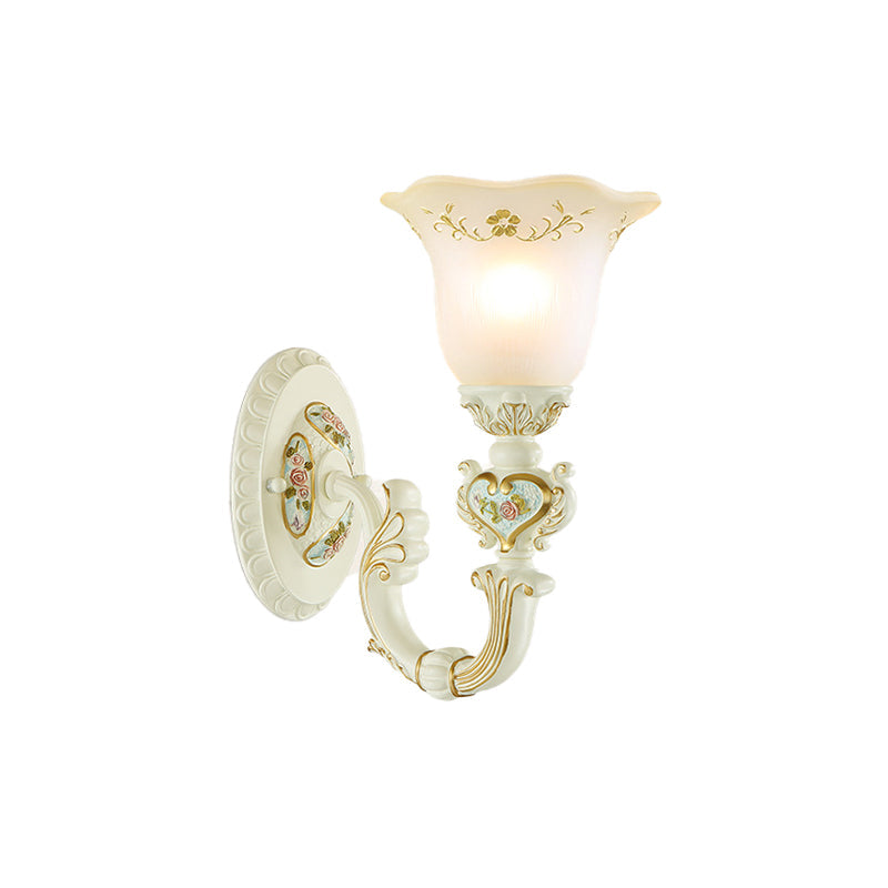 Skørter | 1-Light Wall Lamp Retro Flower Matte Glass Wall Light with Carved Arm in White for Veranda
