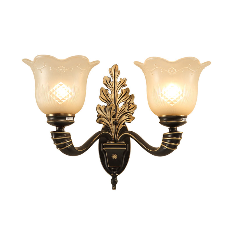 Skørter | 1/2-Light Wall Lamp Vintage Blossom carved glass wall lamp with curved arm in black for the living room