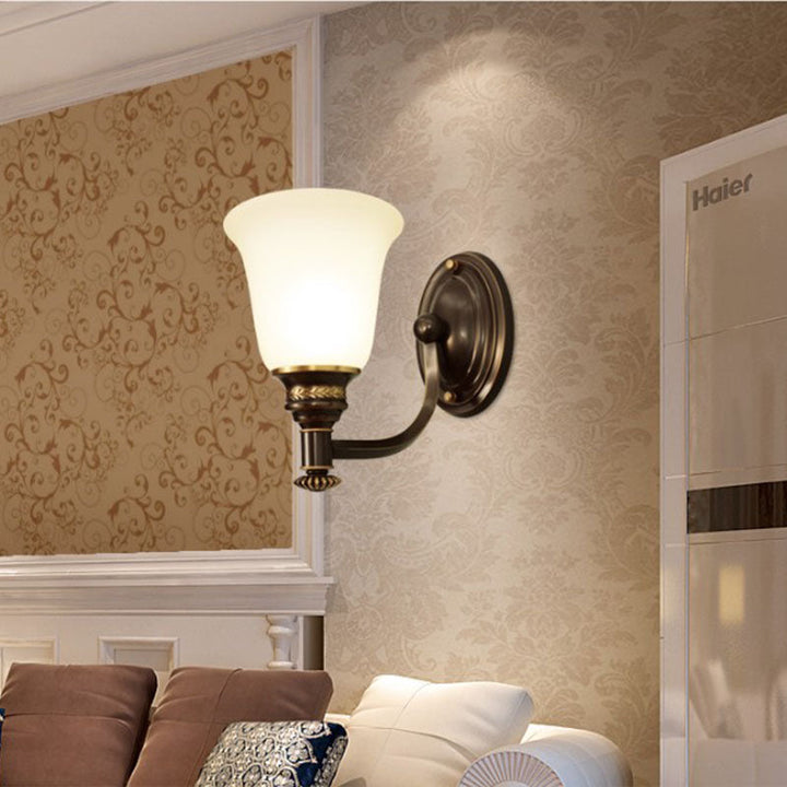 Skørter | Retro Flared Wall Light 1/2-Light White Glass Wall-Mounted Lamp with Metal Curved Arm in Black-Gold
