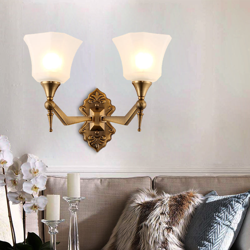 Skørter | Traditional Flared Wall-Mounted Lamp 1/2-Light A Frosted Glass Shade Wall Sconce Light in Gold for Bathroom