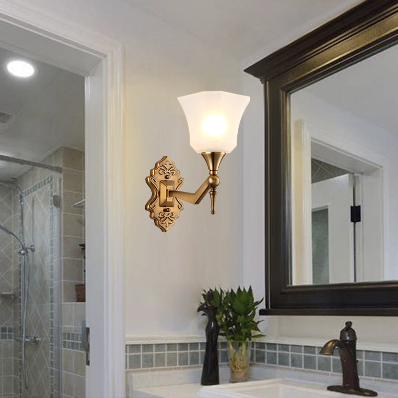 Skørter | Traditional Flared Wall-Mounted Lamp 1/2-Light A Frosted Glass Shade Wall Sconce Light in Gold for Bathroom