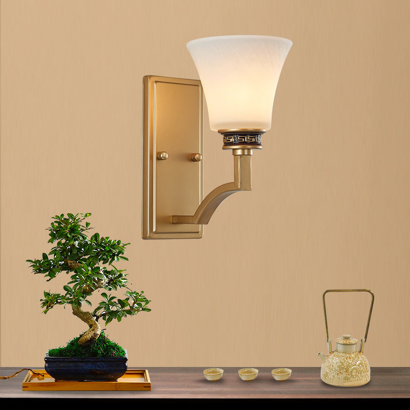 Skørter | Vintage Flared Wall Lamp 1 Light White Glass Wall Lamp Lighting with Rectangular Back Plate in Gold for Entrance