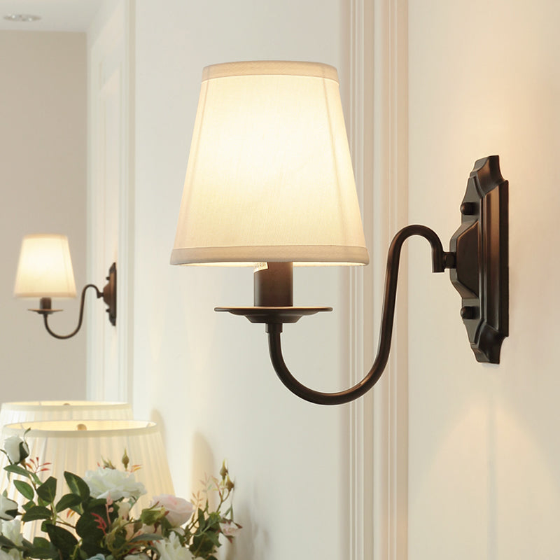 Skørter | Fabric Tapered Wall Lamp Simplicity Single Hallway Wall Light with Curved Arm in Black