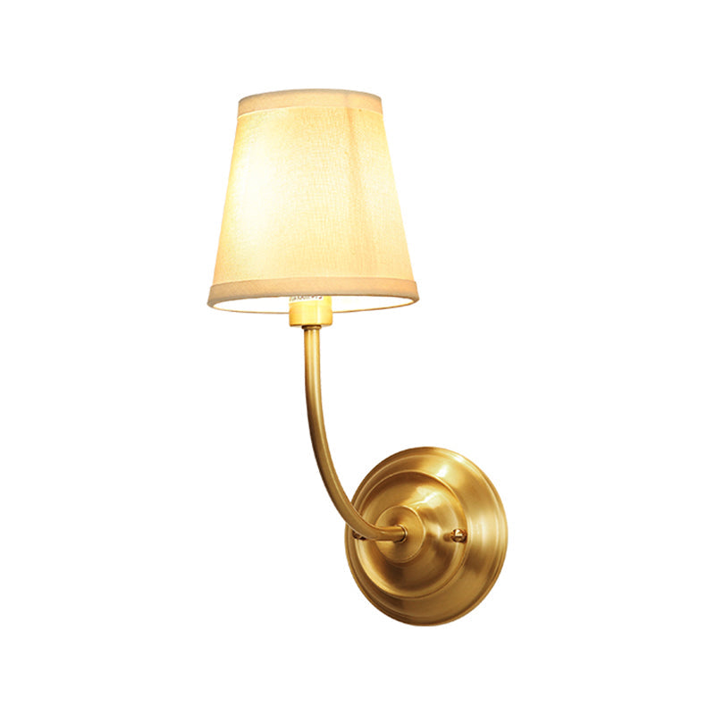 Skørter | Single Bulb Wall Light Classic Cone Fabric Wall Lamp in Brass for Hallway