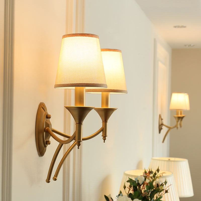 Skørter | Retro-style Z tapered shade wall-mounted light fabric wall light fixture for hallway