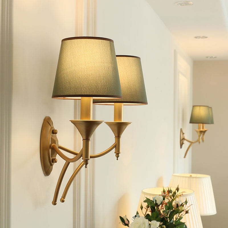 Skørter | Retro-style Z tapered shade wall-mounted light fabric wall light fixture for hallway