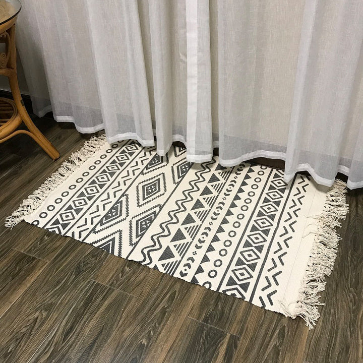 Lisslune | Casual Multicolored Western Rug Cotton Blend Geometric Light Rug Machine Washable Woven Rug with Fringes for Living Room