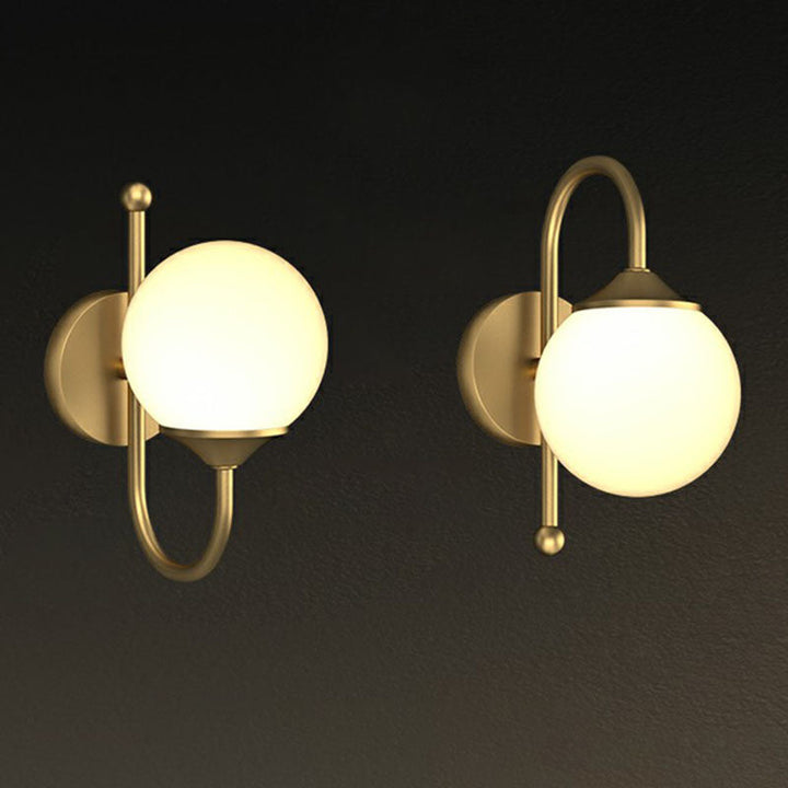 Skørter | Minimalistic Ball LED Wall Light Fixture Cream Glass Dining Room Wall Light in Gold