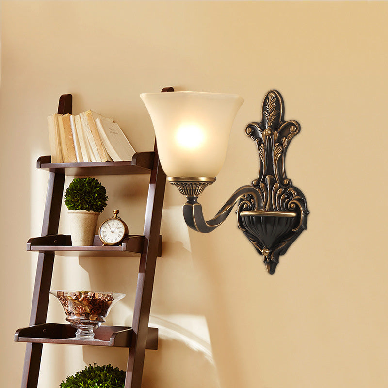 Skørter | 1/2-light wall lamp vintage porch wall sconce with flared matte glass in bronze