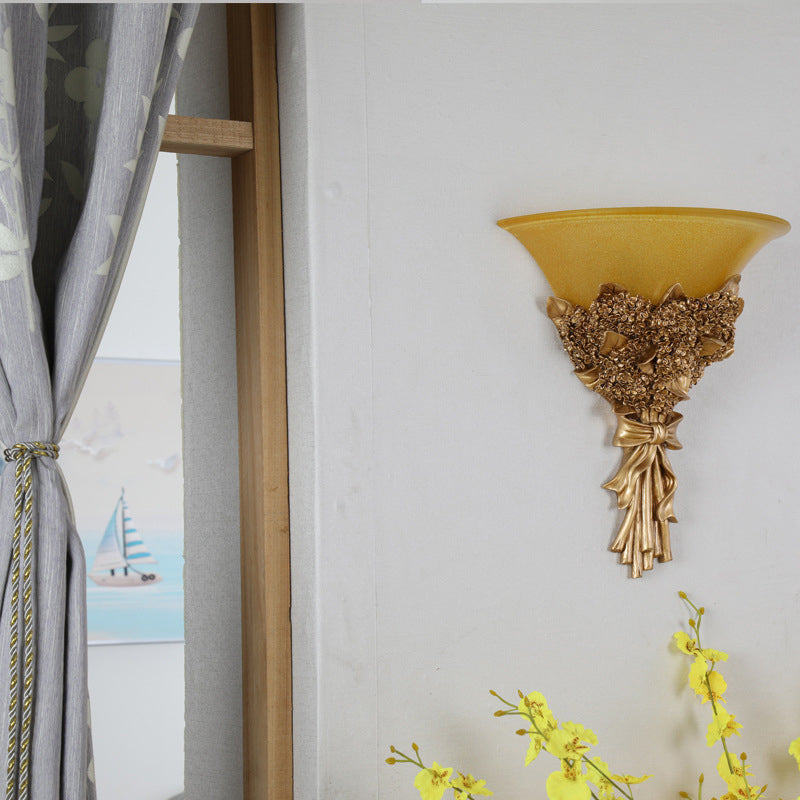 Skørter | Flared Corridor Light Wall Lamp Fitting Vintage Amber/White Glass 1 Light Blue/Gold Flowers Sconces Light