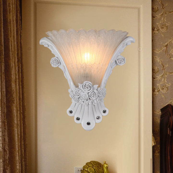 Skørter | Flower White Glass Wall Light Minimalist 1 Light Nightstand Wall Light with Silver/White/Apricot Resin Base