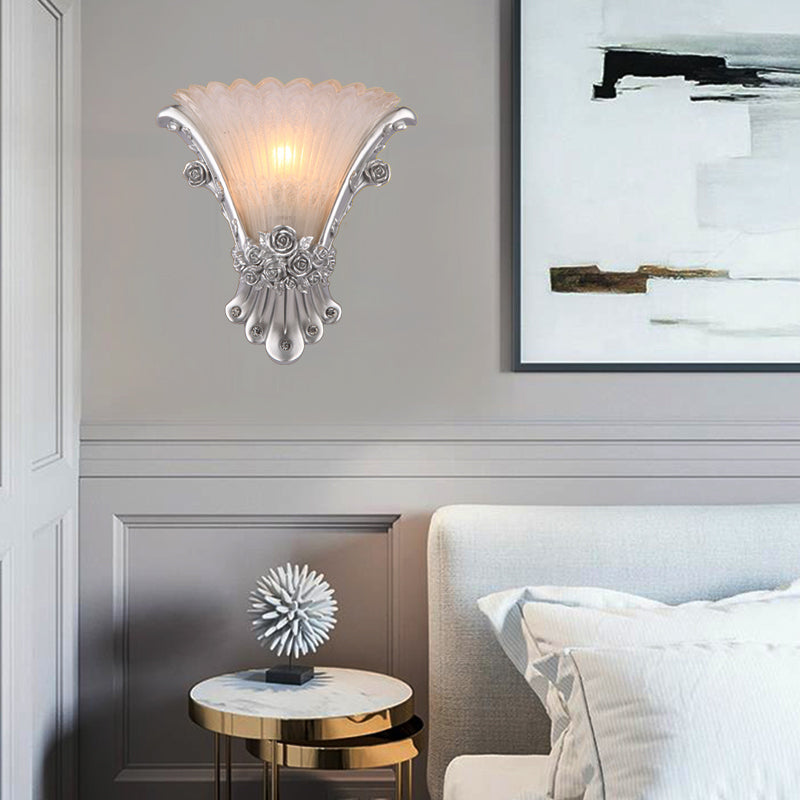Skørter | Flower White Glass Wall Light Minimalist 1 Light Nightstand Wall Light with Silver/White/Apricot Resin Base