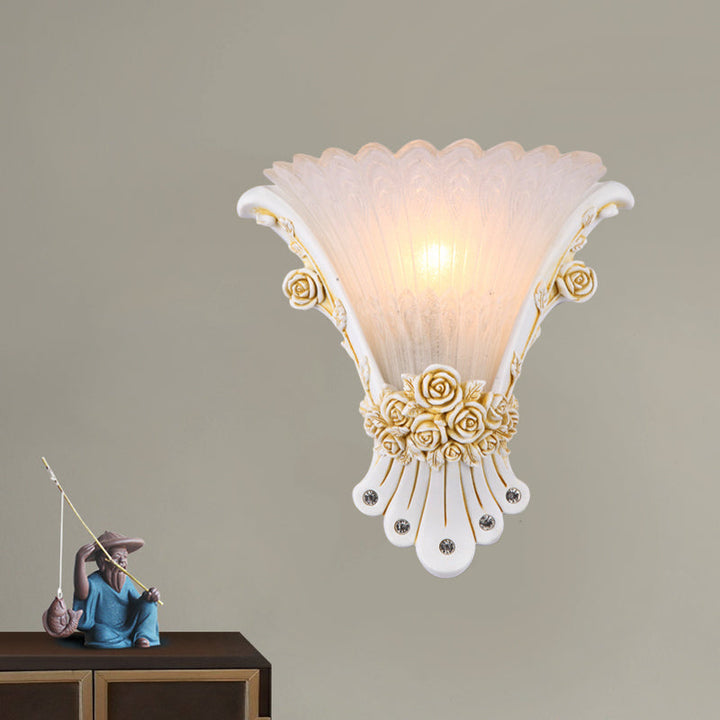Skørter | Flower White Glass Wall Light Minimalist 1 Light Nightstand Wall Light with Silver/White/Apricot Resin Base
