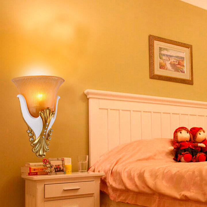 Skørter | 1 Light Ribbed Glass Wall Lamp Vintage White/Yellow Bell-Shaped Nightstand Lamp, 9.5"/13" Wide