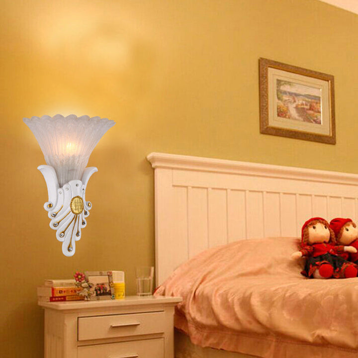 Skørter | Flower Nightstand Wall Light Traditional White/Yellow Glass 1 Light Wall Sconce with Diamond Accent