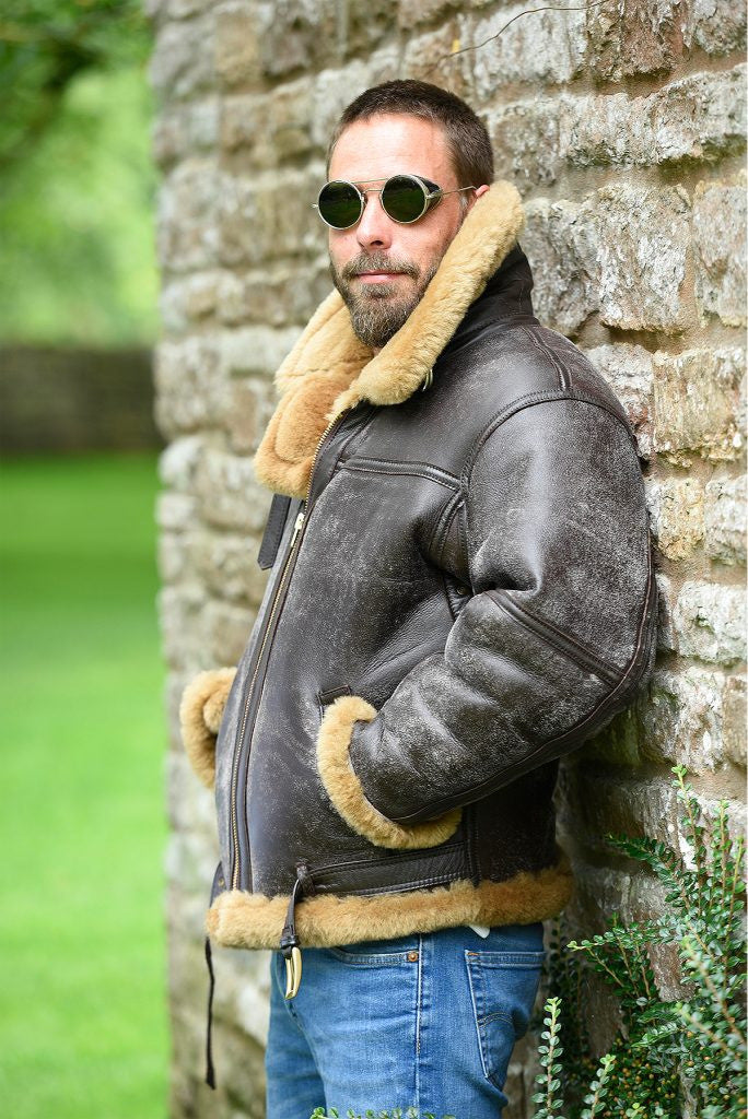Men's sheepskin jacket with luxurious synthetic fur collar and warming lining Lisslune